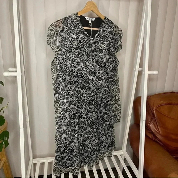 Walter Baker Black Floral Dress - NWT Size 4 - Picture 7 of 8